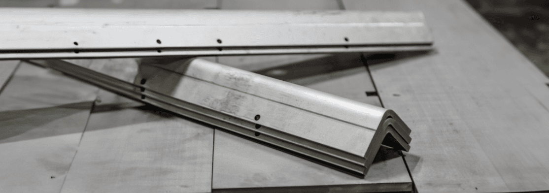 Thick metal bent 90 degrees with forming machine